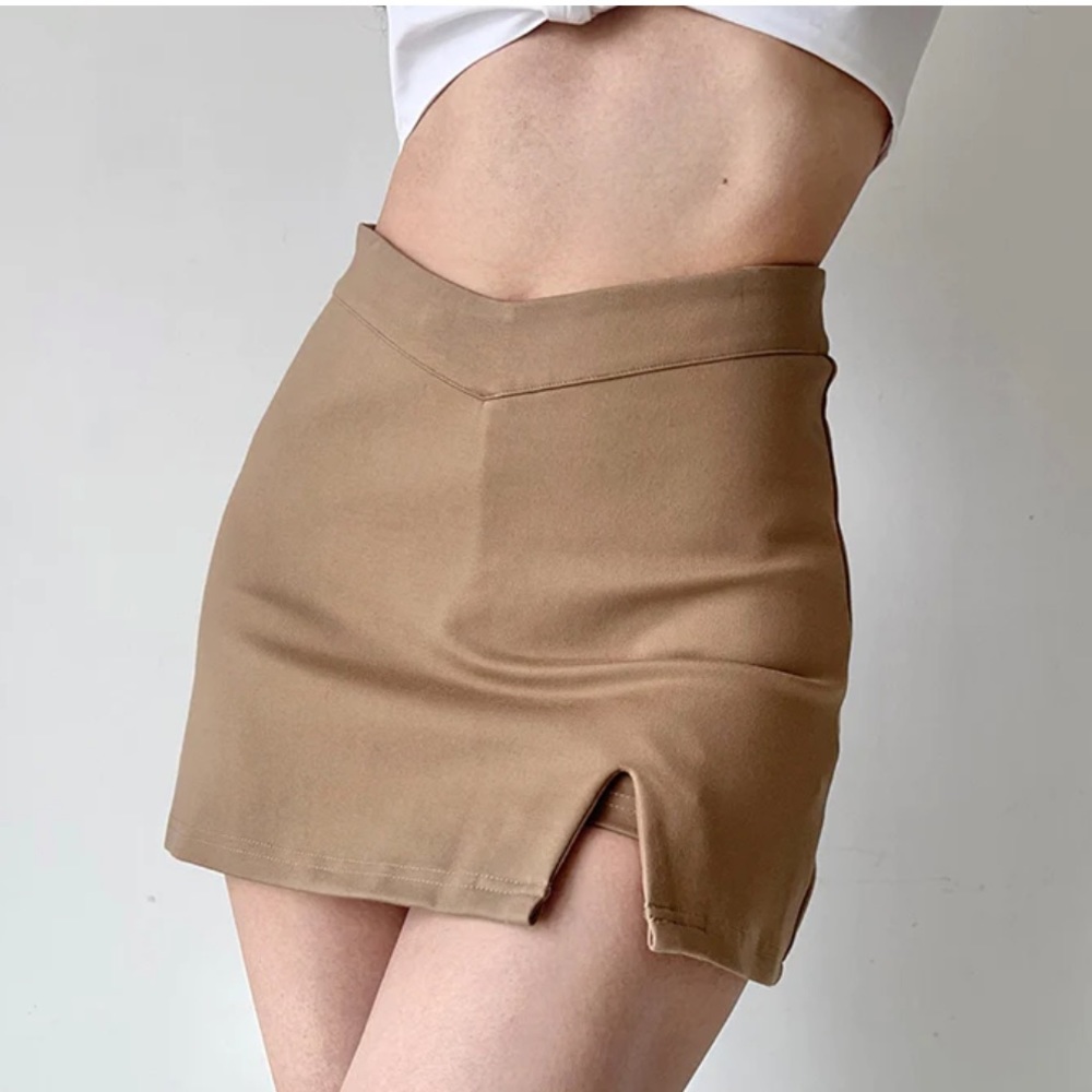 Pellucid- khaki chic skirt with a slit and shorts underneath in small
